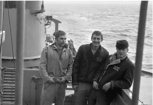 Морские дьяволы. Из жизни водолазов-разведчиков Балтийского флота ВМФ Морские дьяволы. Из жизни водолазов-разведчиков Балтийского флота ВМФ