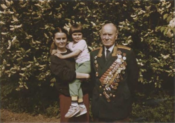 Записки из чемодана. Тайные дневники первого председателя КГБ, найденные через 25 лет после его смерти