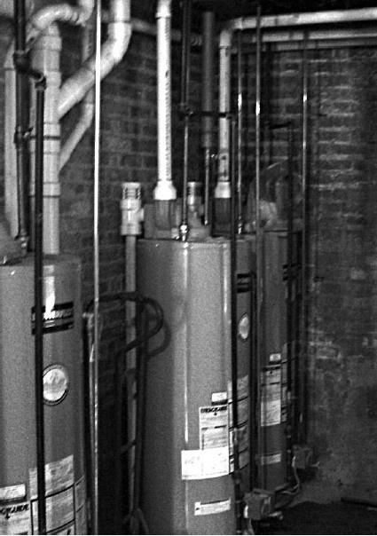 Обустройство и ремонт дома быстро и дешево. Коммуникации и интерьер своими руками всего за 2 месяца Обустройство и ремонт дома быстро и дешево. Коммуникации и интерьер своими руками всего за 2 месяца