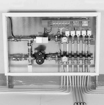 Обустройство и ремонт дома быстро и дешево. Коммуникации и интерьер своими руками всего за 2 месяца Обустройство и ремонт дома быстро и дешево. Коммуникации и интерьер своими руками всего за 2 месяца