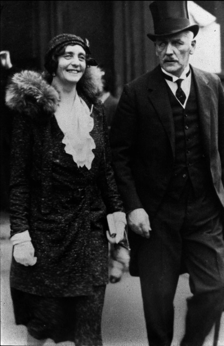 Представьте 6 девочек Представьте 6 девочек