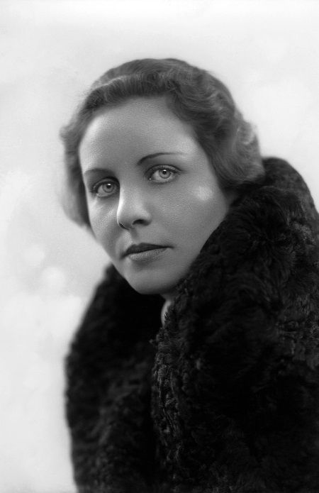 Представьте 6 девочек Представьте 6 девочек