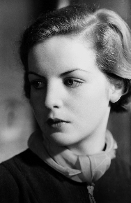 Представьте 6 девочек Представьте 6 девочек