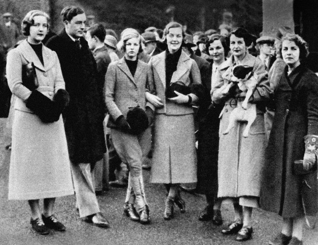 Представьте 6 девочек Представьте 6 девочек