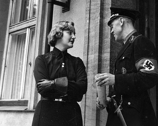 Представьте 6 девочек Представьте 6 девочек