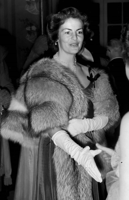 Представьте 6 девочек Представьте 6 девочек