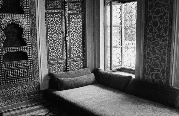 Искусство лежать. Руководство по горизонтальному образу жизни Искусство лежать. Руководство по горизонтальному образу жизни