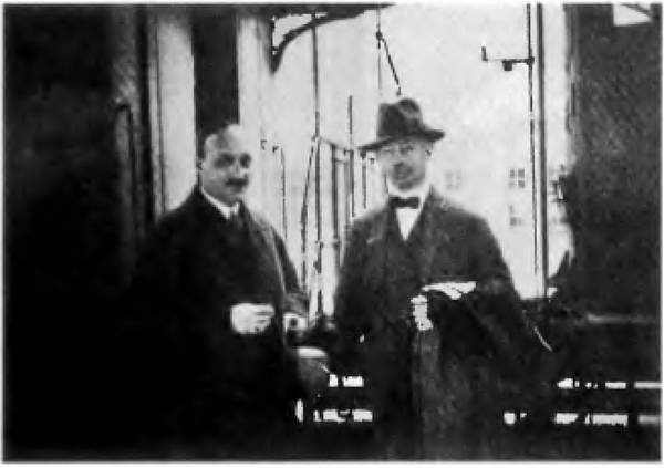 История лазера