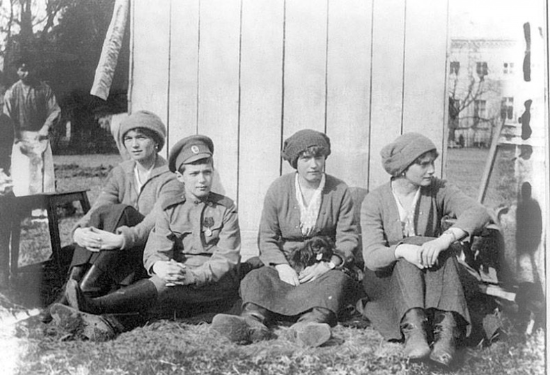 Дневники княжон Романовых. Загубленные жизни Дневники княжон Романовых. Загубленные жизни