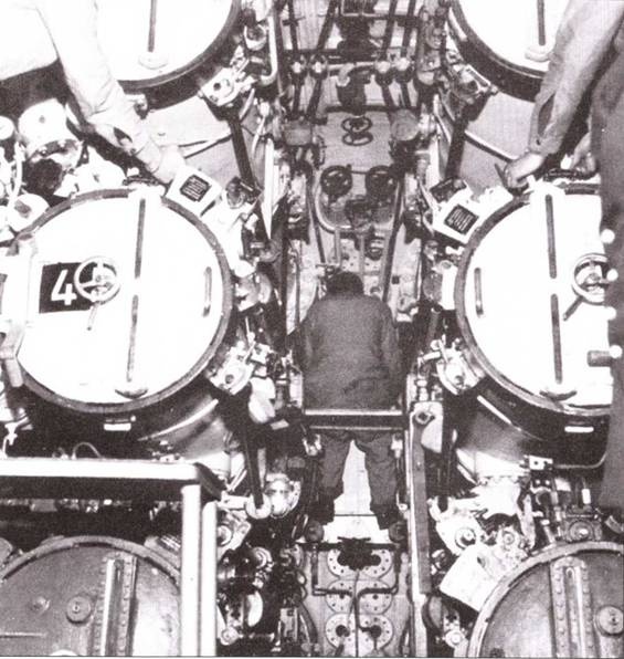 Германские субмарины Тип XXI Крупным планом Германские субмарины Тип XXI Крупным планом