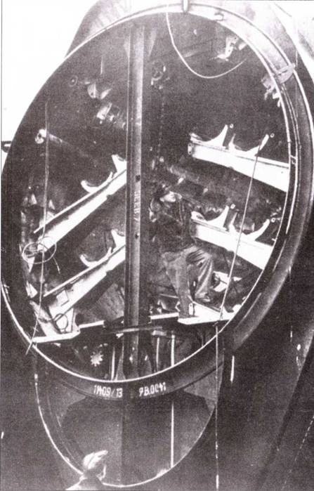 Германские субмарины Тип XXI Крупным планом Германские субмарины Тип XXI Крупным планом