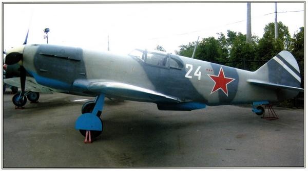 Истребитель ЛаГГ-3