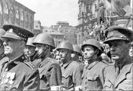 У стен Берлина У стен Берлина