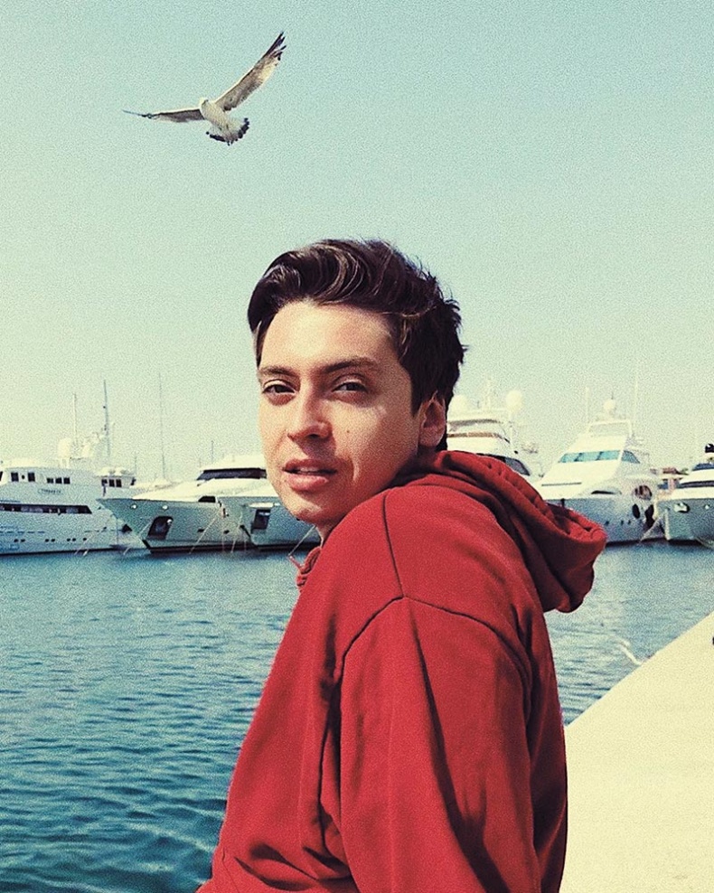 Сила Instagram. Простой путь к миллиону подписчиков Сила Instagram. Простой путь к миллиону подписчиков