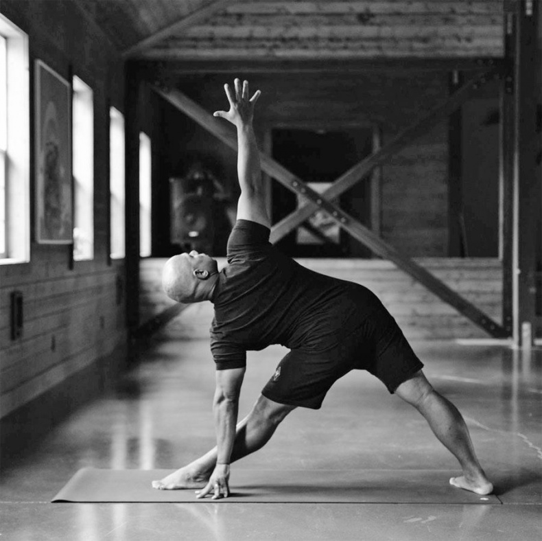 Путь йога. 365 советов по развитию осознанности и сострадания в повседневной жизни Путь йога. 365 советов по развитию осознанности и сострадания в повседневной жизни