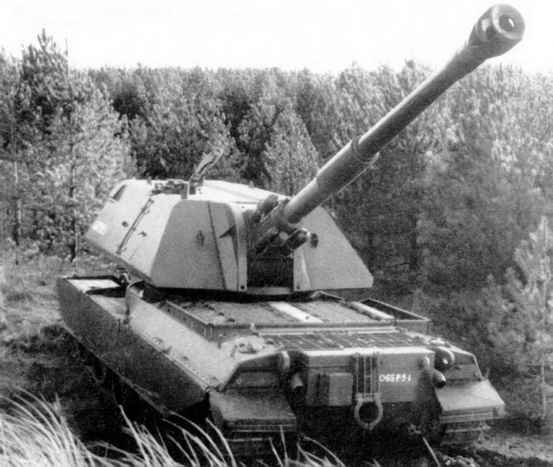 Основные боевые танки «Чифтен» и «Виккерс» Основные боевые танки «Чифтен» и «Виккерс»