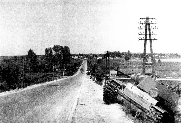 Тяжёлый танк КВ в бою Тяжёлый танк КВ в бою