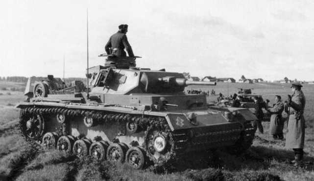 Panzer III: Стальной символ блицкрига Panzer III: Стальной символ блицкрига