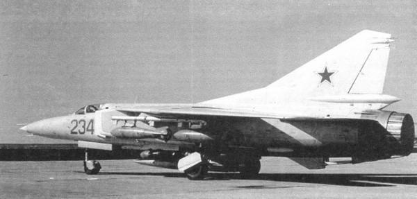 Истребитель-бомбардировщик МиГ-27