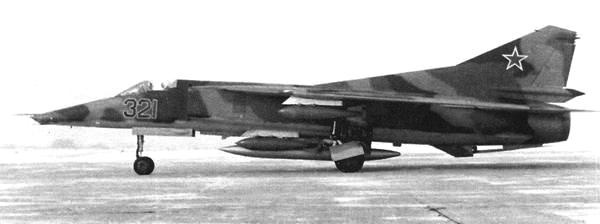 Истребитель-бомбардировщик МиГ-27