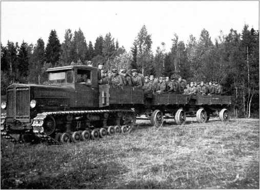 Артиллерийский тягач "Коминтерн". На службе у бога войны Артиллерийский тягач "Коминтерн". На службе у бога войны