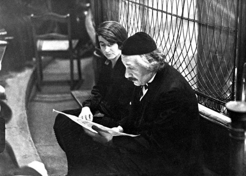 Говорит Альберт Эйнштейн Говорит Альберт Эйнштейн